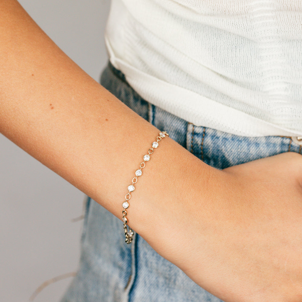 19cm 9ct Yellow Gold Bracelet with Fancy Cubic Zirconia