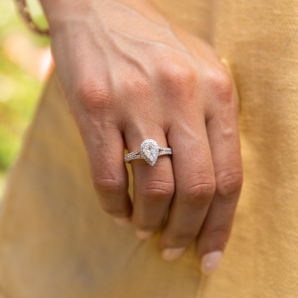 Exquisite 9 Carat Yellow Gold 1 Carat Diamond Pear - Shaped Engagement Ring with Split Shank Design