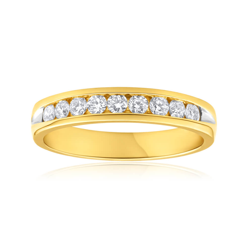 Stunning 1/2 Carat Flawless Cut 18 - karat Yellow Gold Diamond Ring for Special Occasions