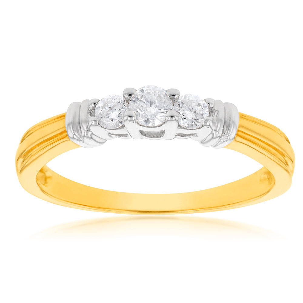 Exquisite 10-Carat Yellow Gold 1/4 Carat Diamond Trilogy Engagement Ring