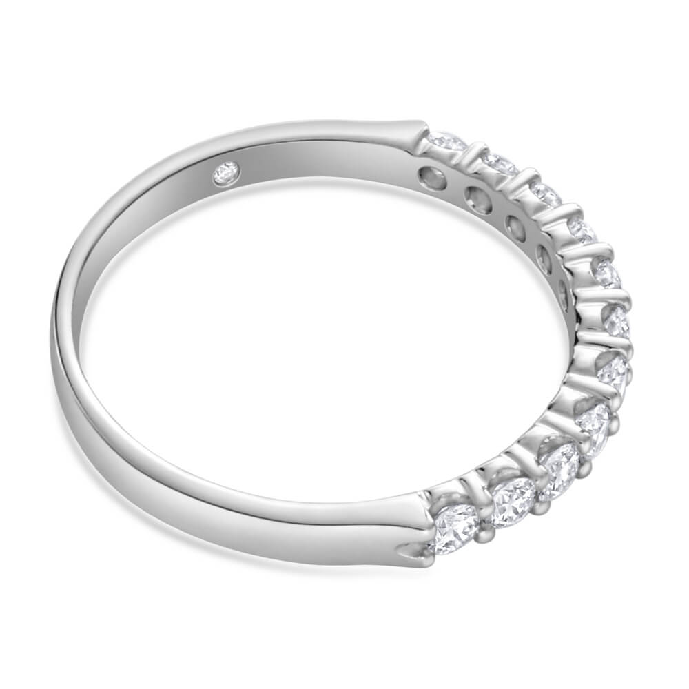 Exquisite 1/2 Carat Flawlessly Cut 18ct White Gold Diamond Ring for Bridal Use