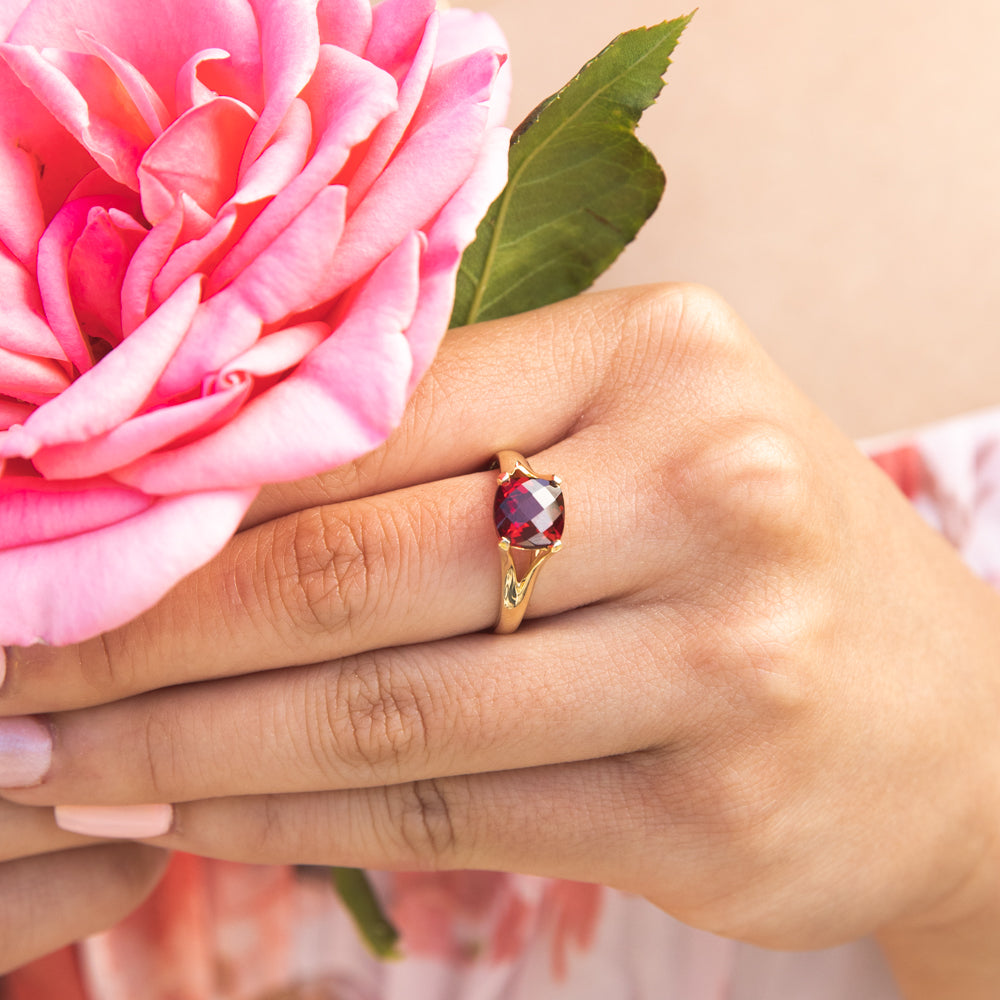 2.85ct Cushion Cut Garnet Ring in 9ct Yellow Gold