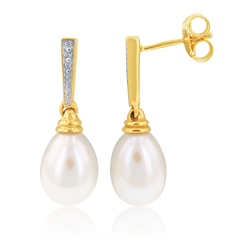 Gorgeous 9ct Yellow Gold Stud Earrings with Freshwater Pearls