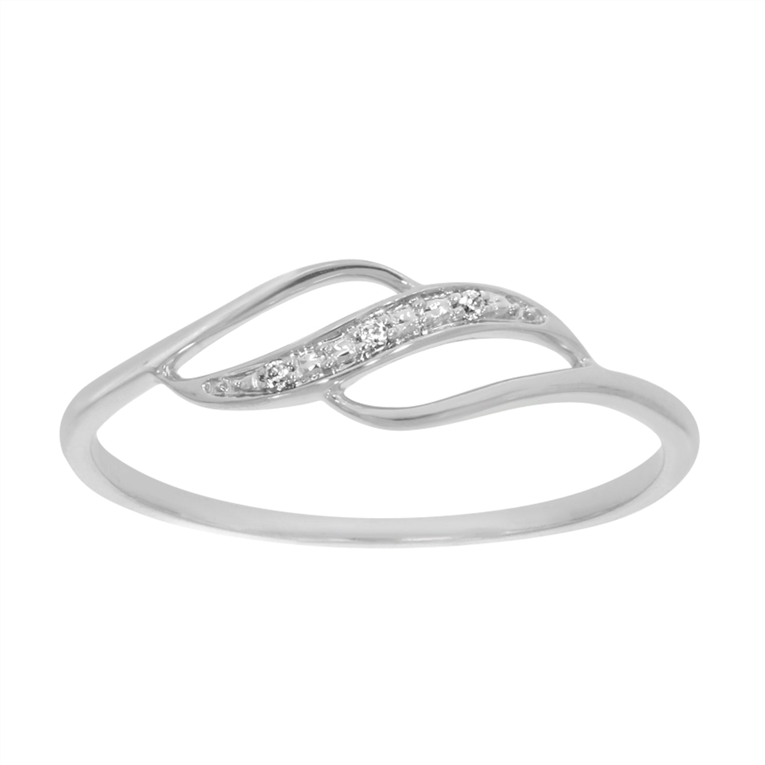 Stunning 9ct White Gold Ring Adorned with 3 Brilliant Diamonds