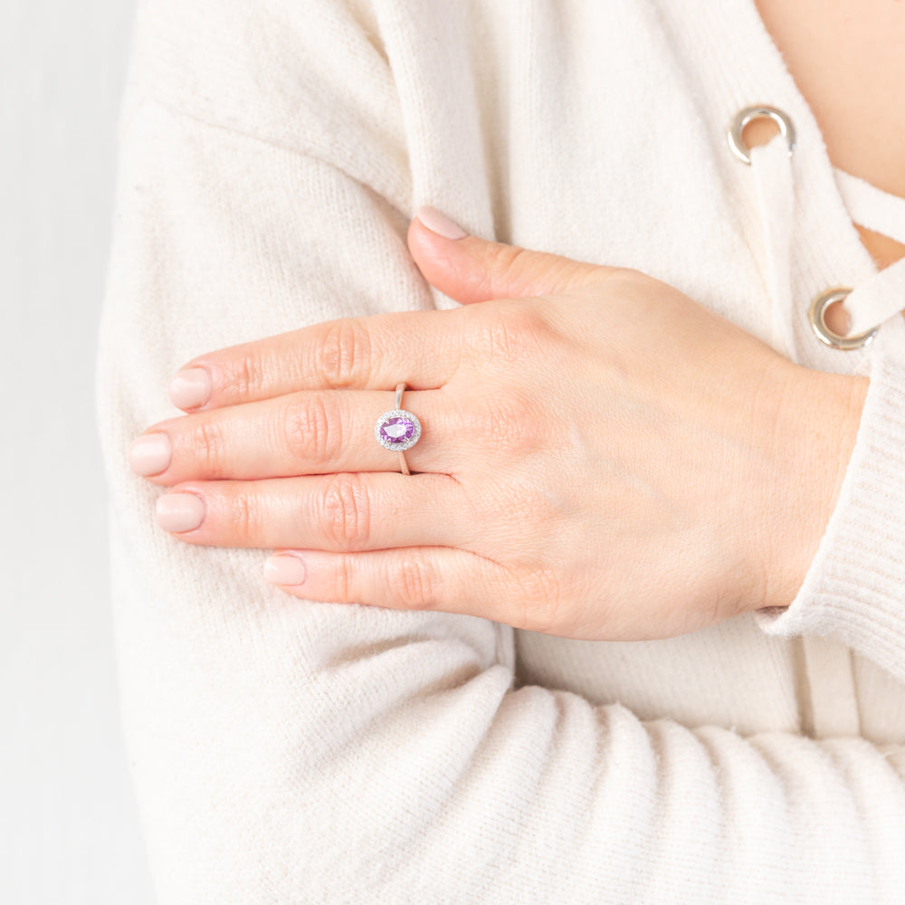 Exquisite 9ct White Gold Ring Featuring Created Oval Alexandrite and Diamonds
