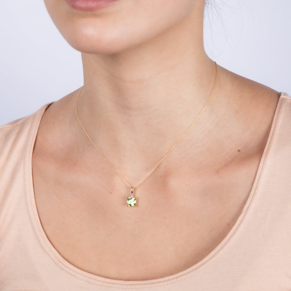 Stunning 9ct Yellow Gold Pendant with 1.7ct Peridot and Diamonds on a 45cm Chain - Jewelry Piece