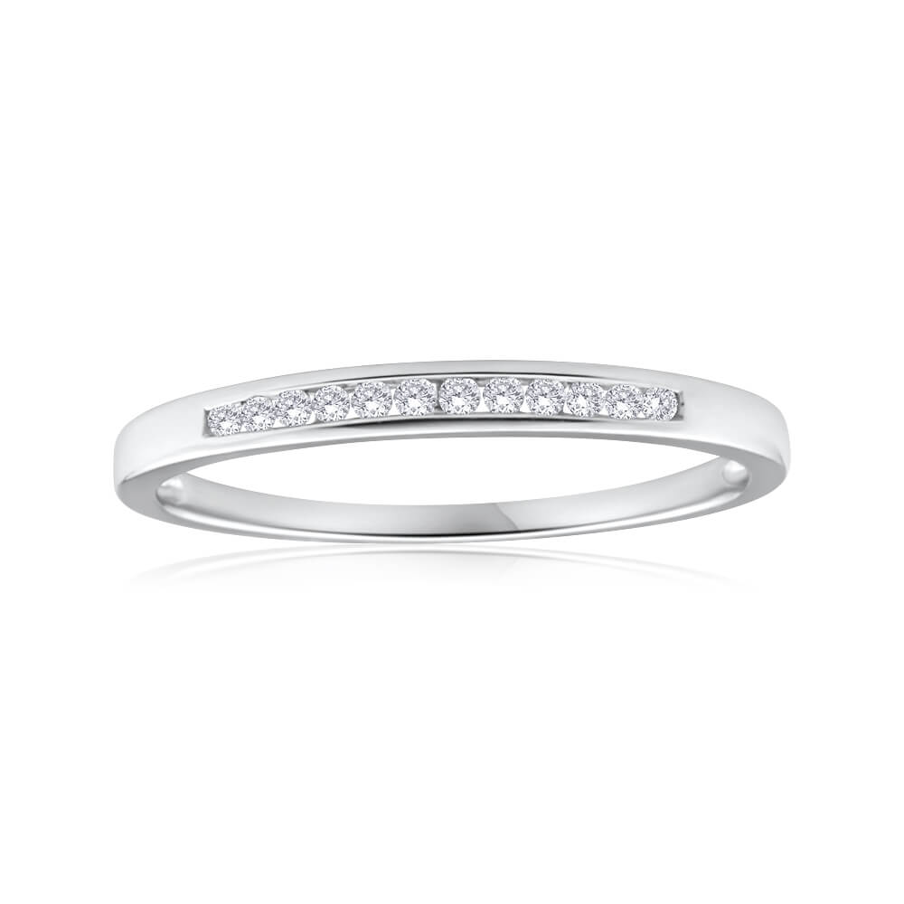 9ct White Gold Ring Set with 12 Sparkling Brilliant Diamonds
