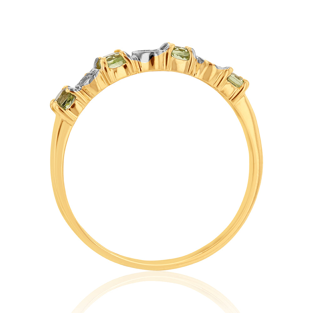 Exquisite 9ct Yellow Gold Ring with Peridot and Sparkling Diamonds