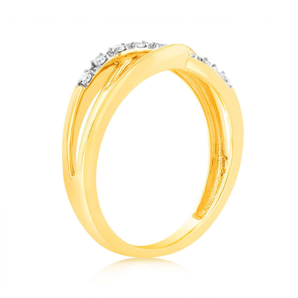 Stunning 9ct Yellow Gold Lab-Grown Luminesce Ring Adorned with 7 Diamonds