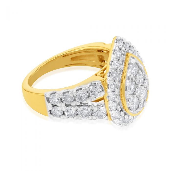 Stunning 9ct Yellow Gold Ring with 3 Carat Brilliant Cut Diamonds