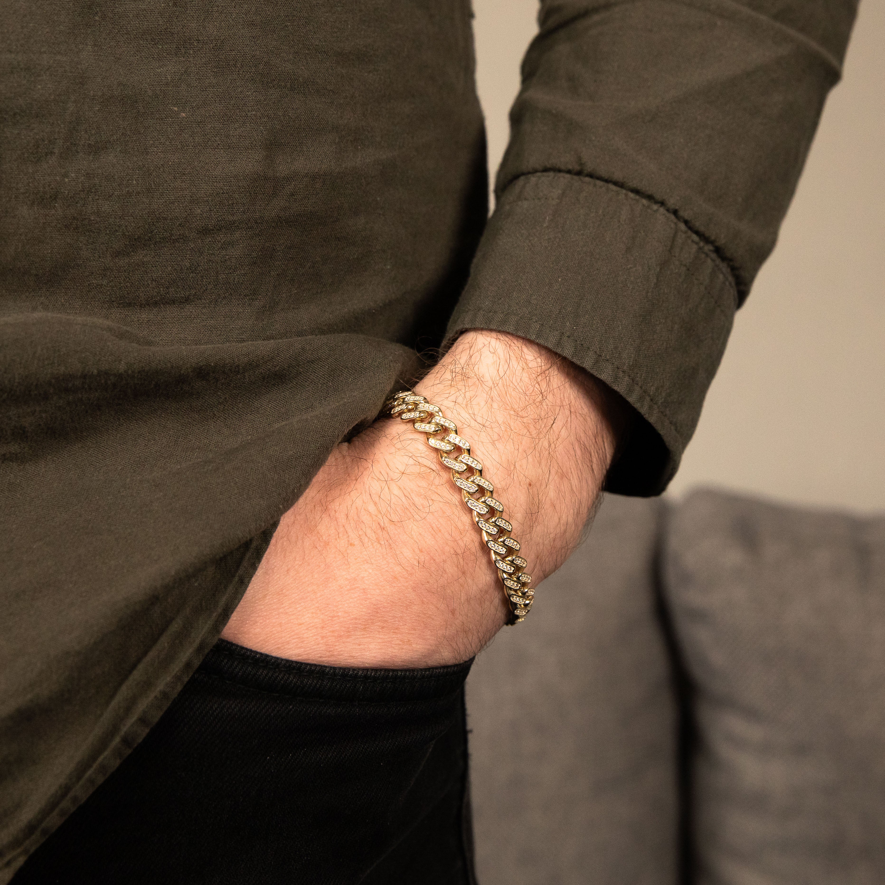 19cm 9ct Yellow Gold Curb Bracelet with Fancy Zirconia
