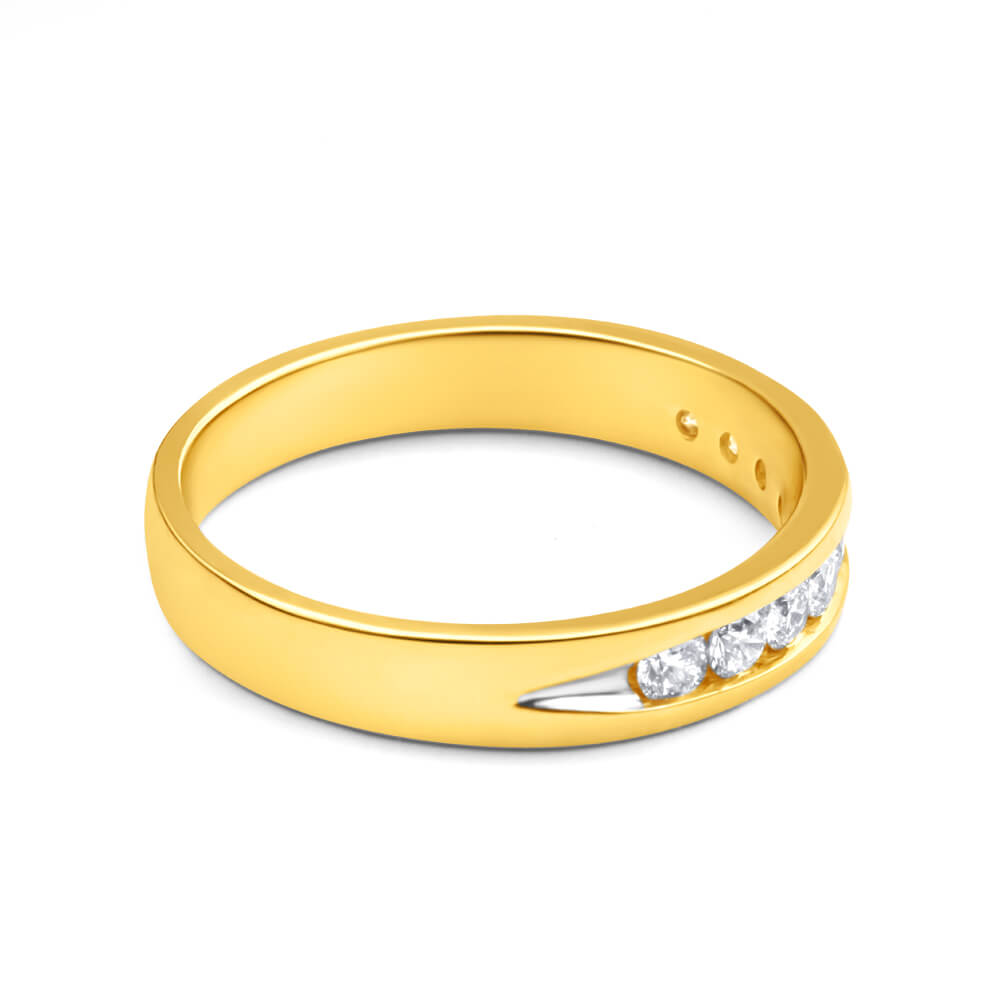 Stunning 1/2 Carat Flawless Cut 18 - karat Yellow Gold Diamond Ring for Special Occasions