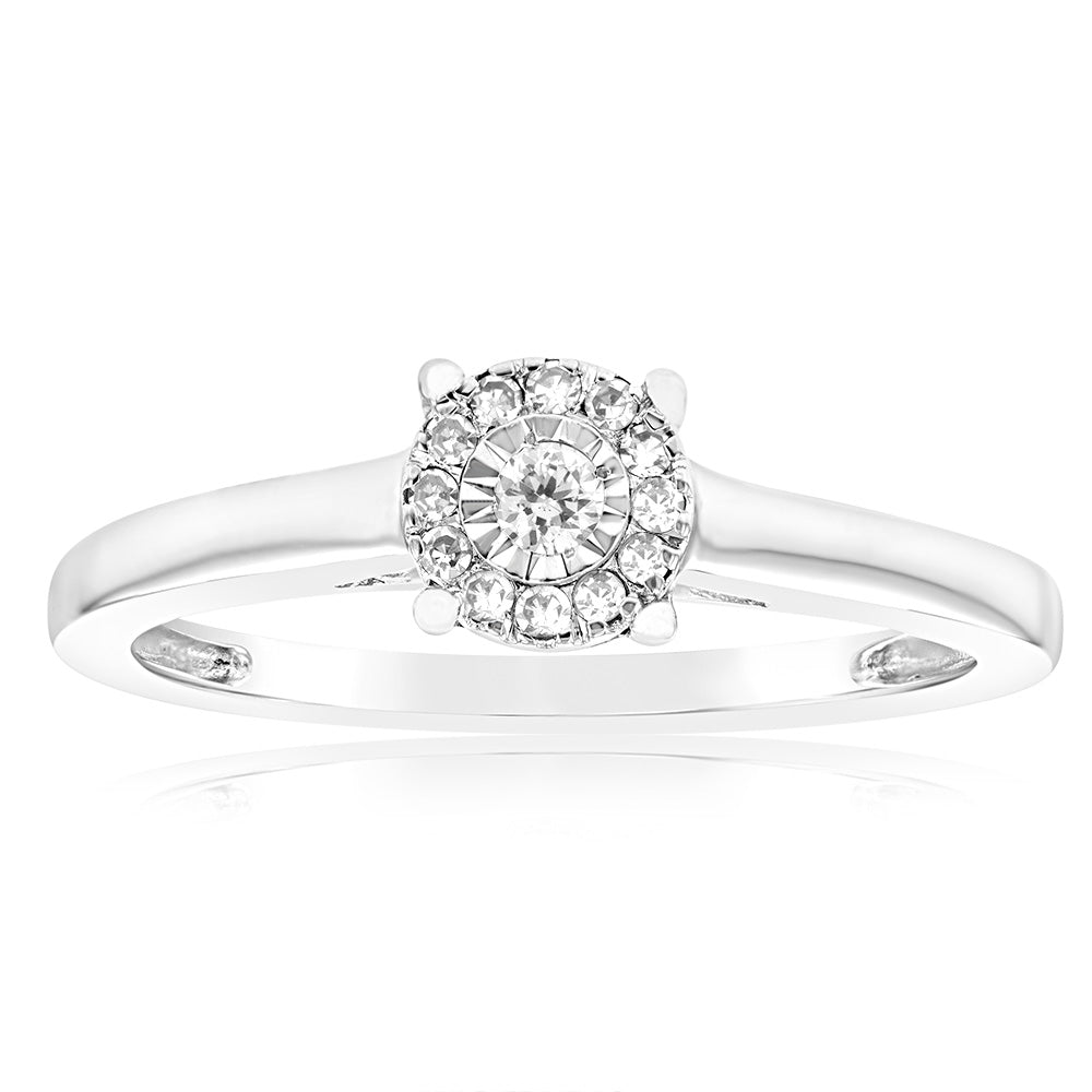Stunning 9ct White Gold Ring with 13 Brilliant Cut 10 - Point Diamonds