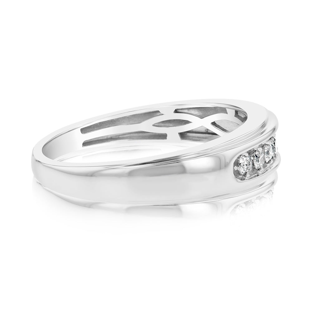 Exquisite 1/4 Carat Diamond Ring for Gentlemen Crafted in 10ct White Gold
