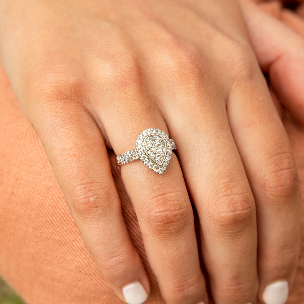 Exquisite 9ct Yellow Gold 1 Carat Diamond Cluster Ring in Pear Shape