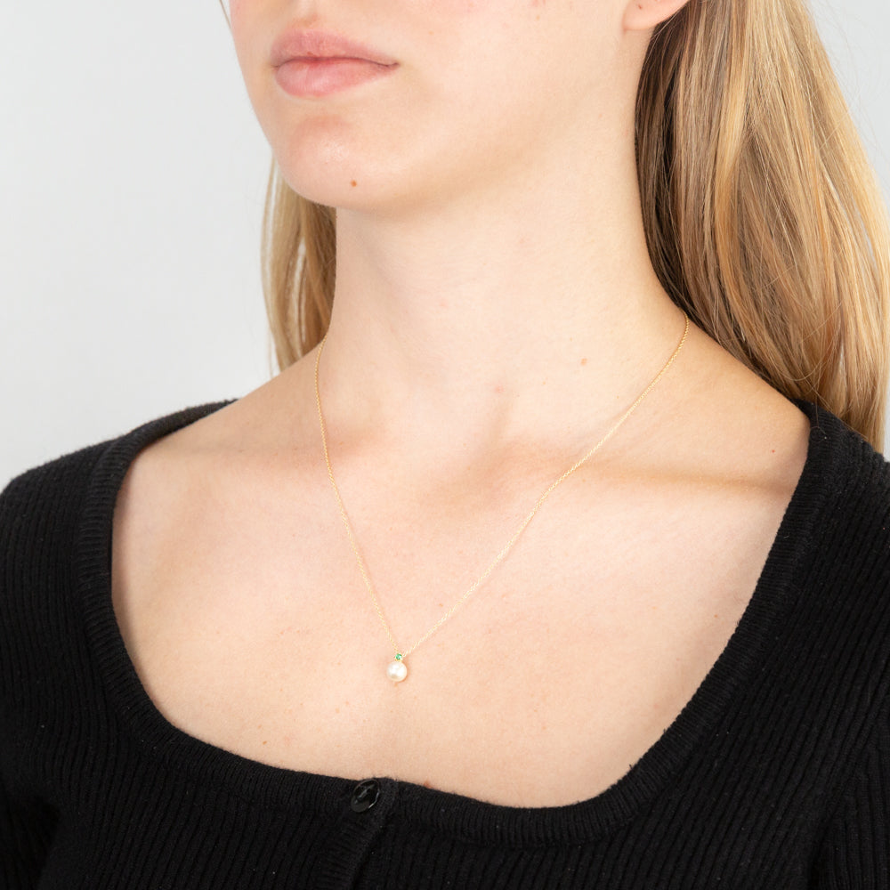 Stylish 9ct Yellow Gold Pendant with Green Cubic Zirconia and Pearl on 45cm Adjustable Chain