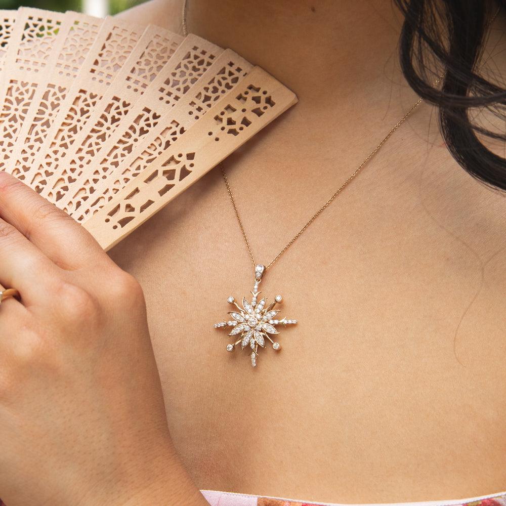 Exquisite 9ct Yellow Gold 1 Carat Diamond Snowflake Pendant with a 45cm Chain for a Glamorous Look