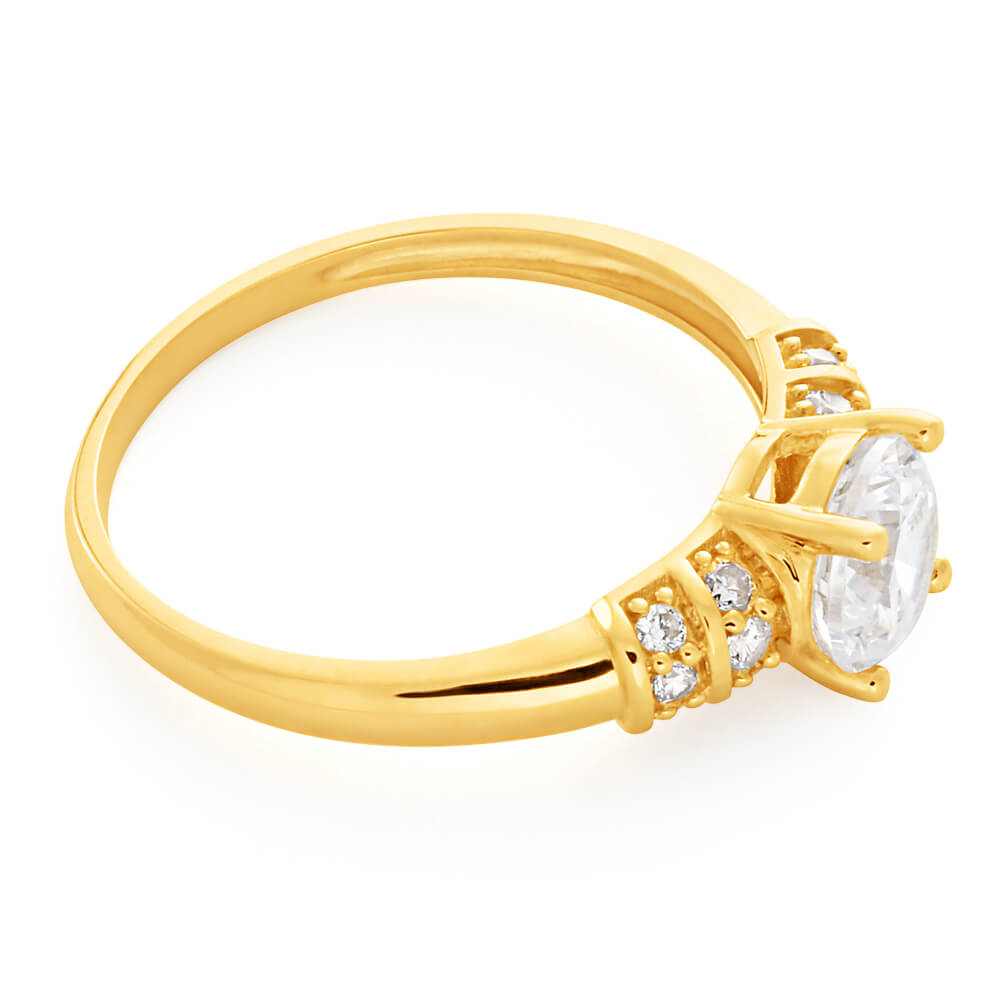 Stunning 9ct Yellow Gold Ring Adorned with Majestic Cubic Zirconia