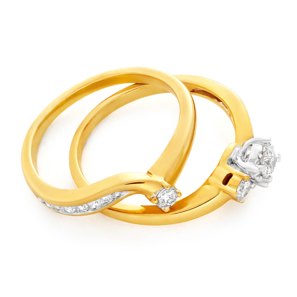 Exquisite 9ct Yellow Gold Bridal 2 - Ring Set with 19 Diamonds Totaling 1/2 Carat