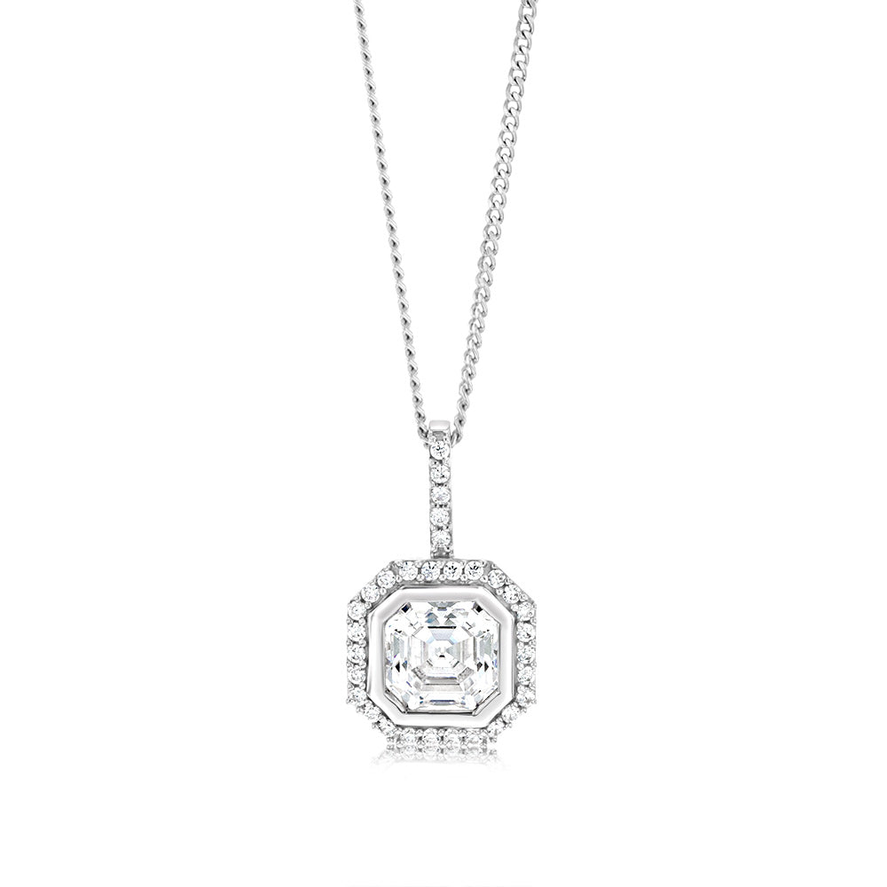 Exquisite 9ct White Gold Pendant Embellished with Cubic Zirconia