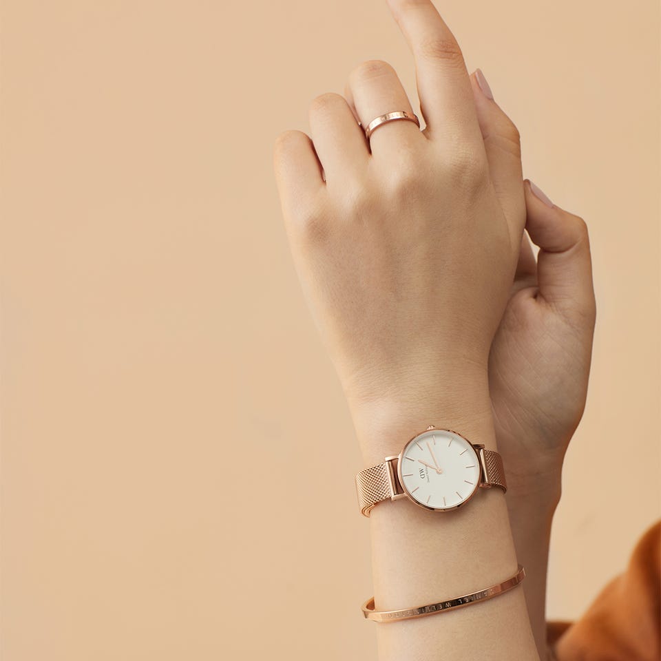 Daniel Wellington Classic Petite Melrose DW00100163 with Eggshell White Dial and Rose Gold Mesh Strap