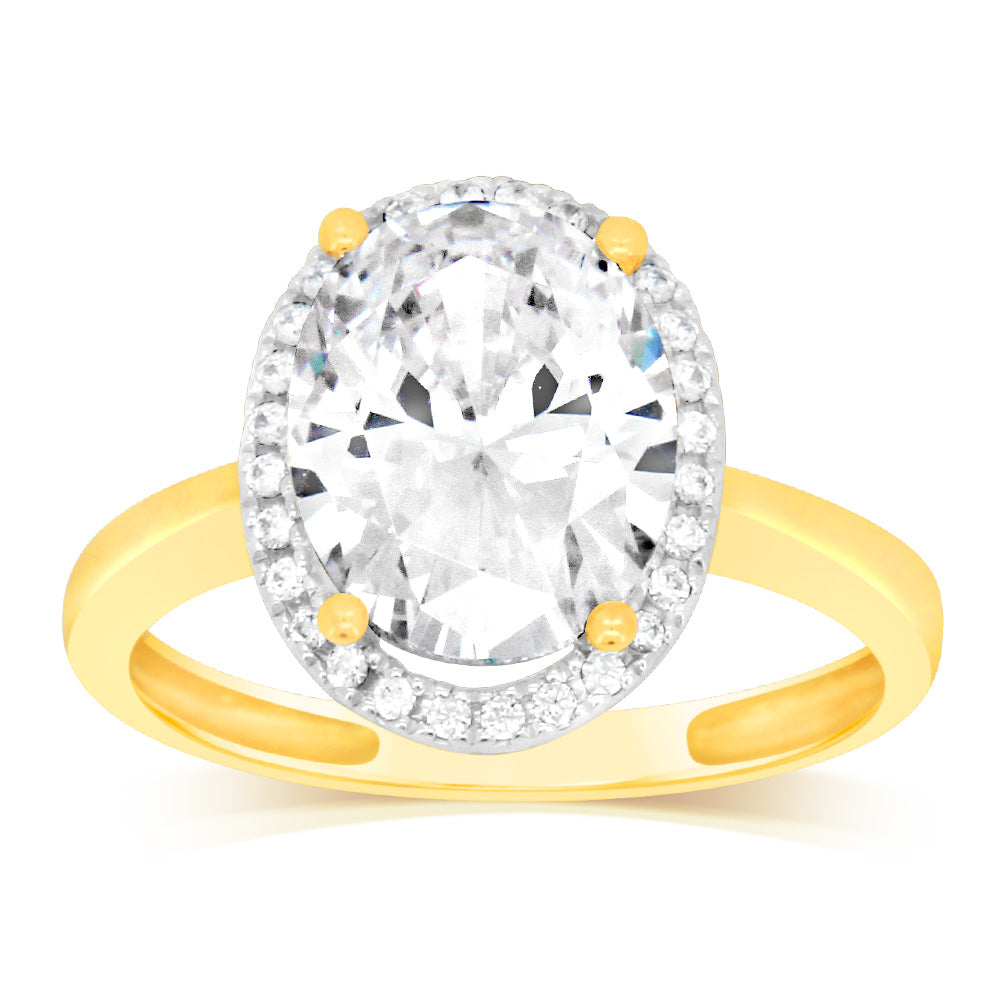 Stunning 9ct Yellow Gold Ring Embellished with 29 Cubic Zirconias