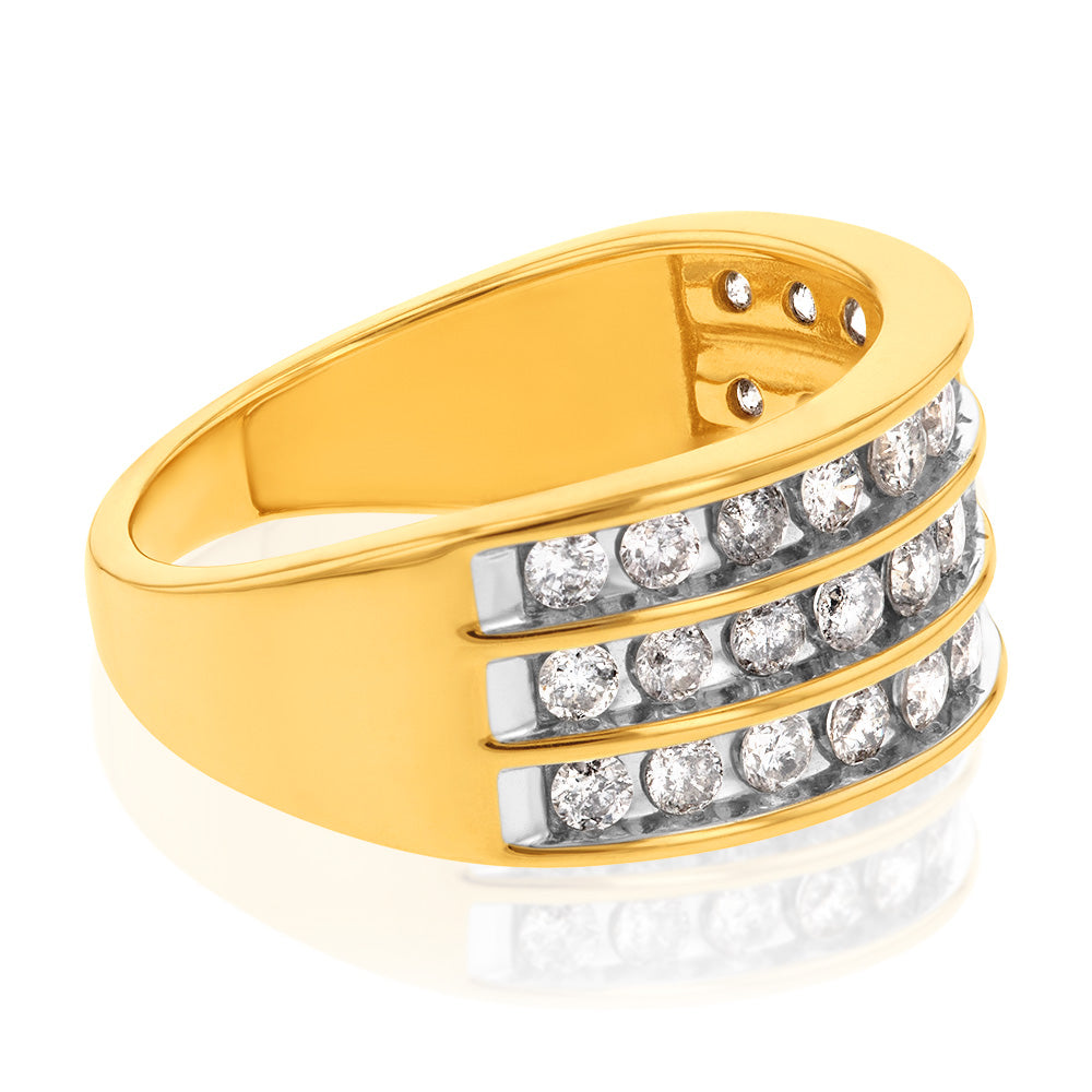 Exquisite 10ct Yellow Gold Ring with 1 Carat Diamond
