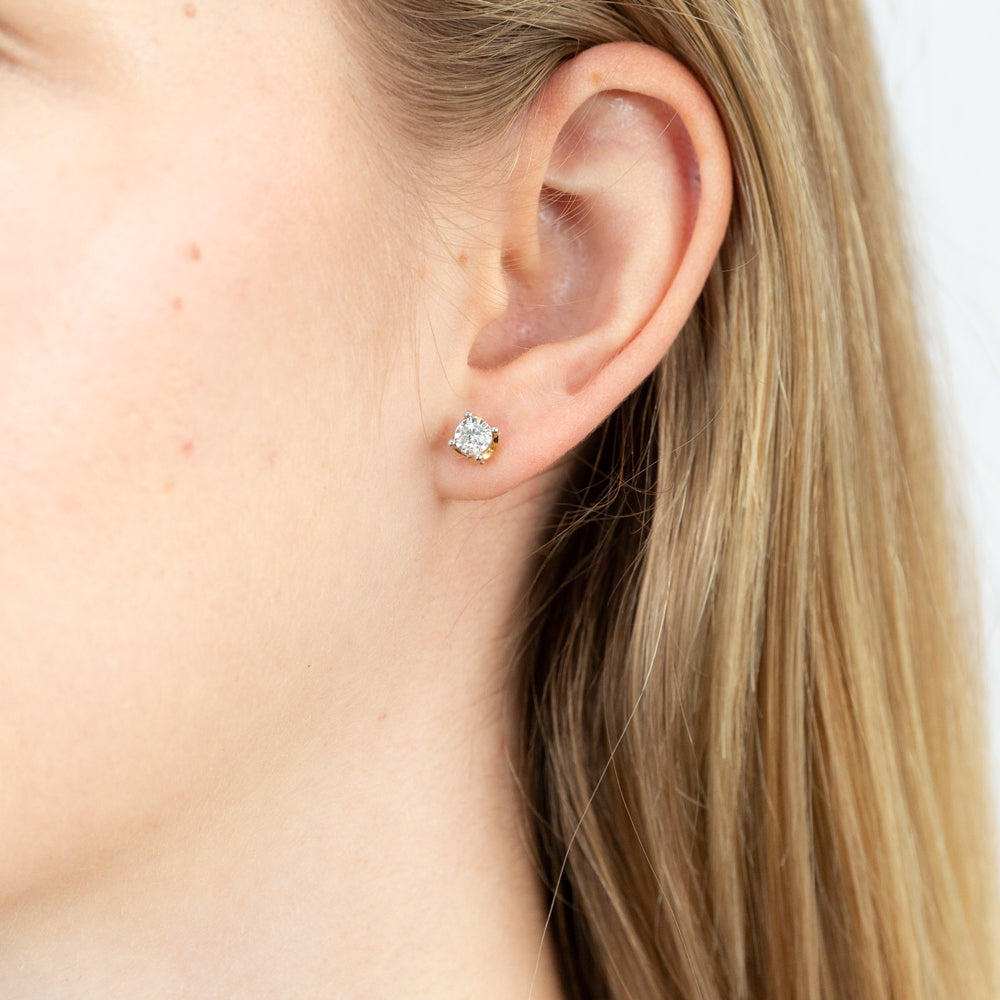 10-Carat Yellow Gold 1/2 Carat Diamond Stud Earrings - A Timeless Jewelry Piece