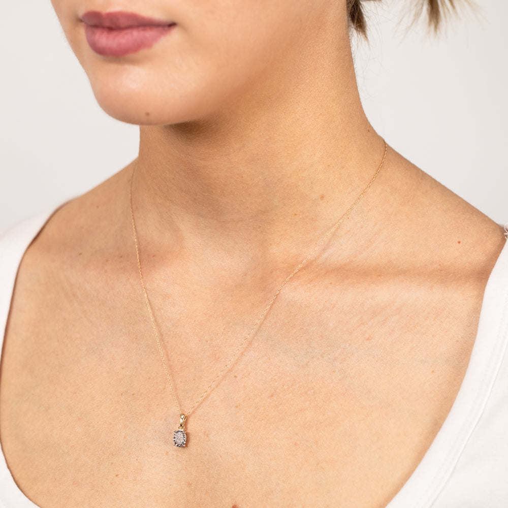 9ct Yellow Gold Shining Lab-Created Circular Pendant - A Stunning Jewelry Piece