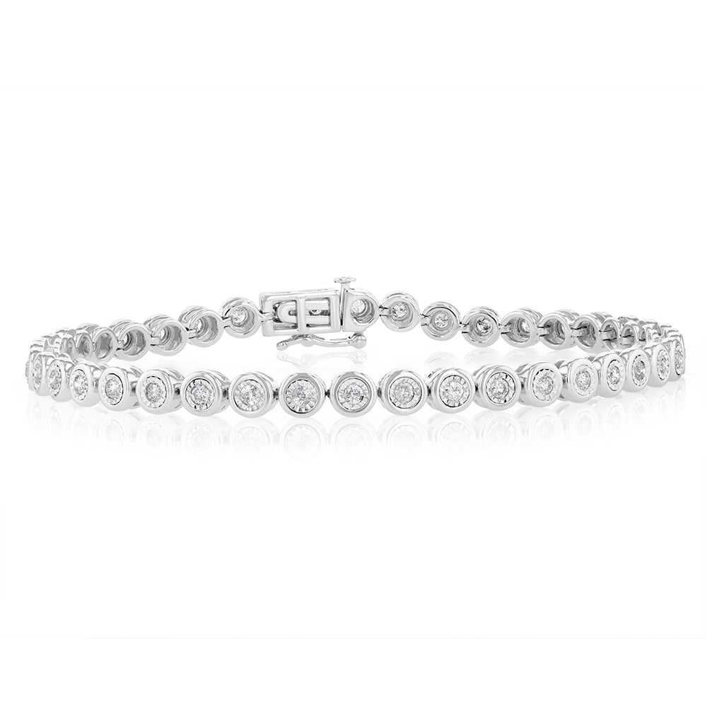 Exquisite 1 Carat Diamond Bracelet Crafted in 10ct White Gold