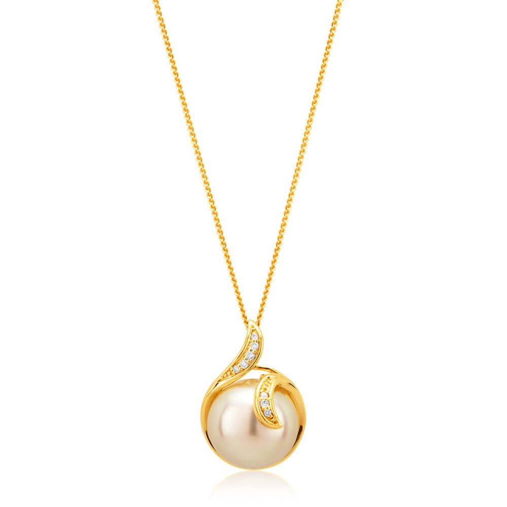 Stunning 9ct Yellow Gold Pendant with Golden Pearls and Diamonds