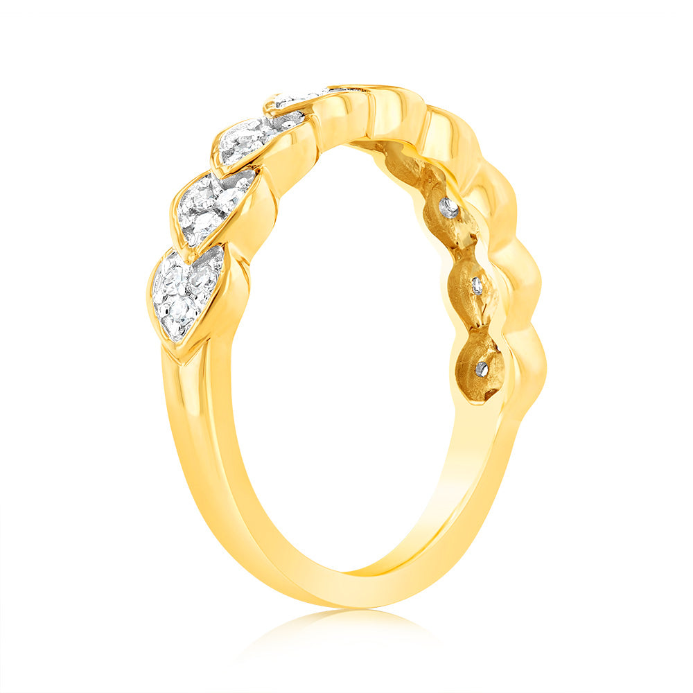Stunning 9ct Yellow Gold Lab - Grown Luminescent Ring with 28 Sparkling Diamonds