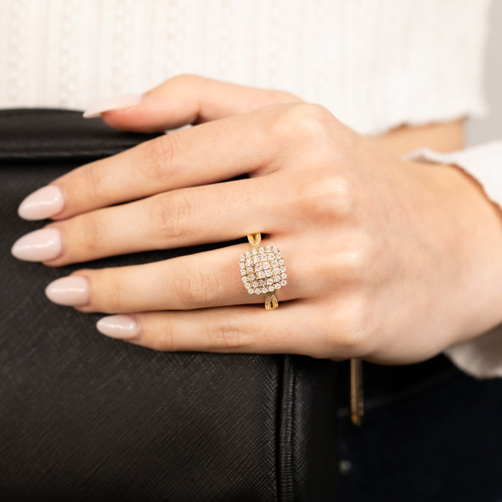 Stunning 1/4 Carat Luminescent Lab - Grown Diamond Ring in 9ct Yellow Gold