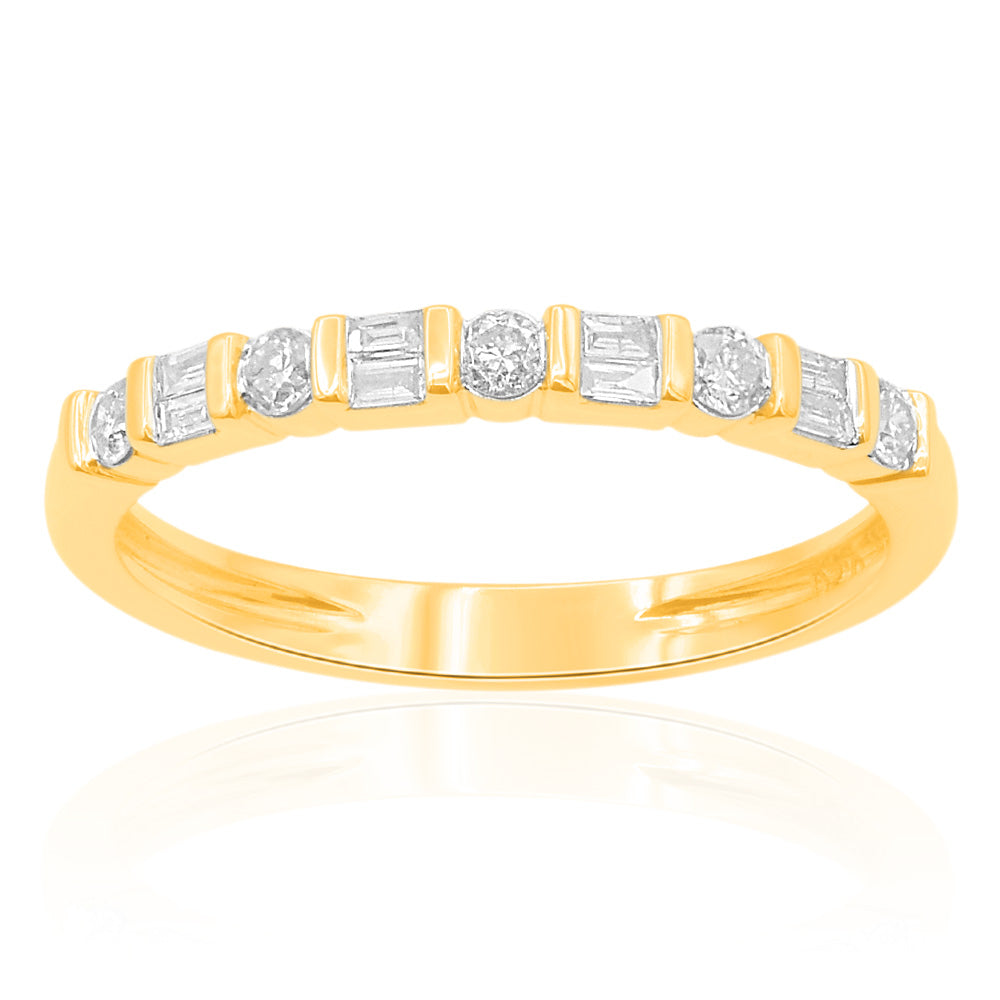 Stunning 9ct Yellow Gold Engagement Ring Featuring 1/5 Carat of Diamonds with 5 Round Brilliant and 8 Baguette Cut Diamonds