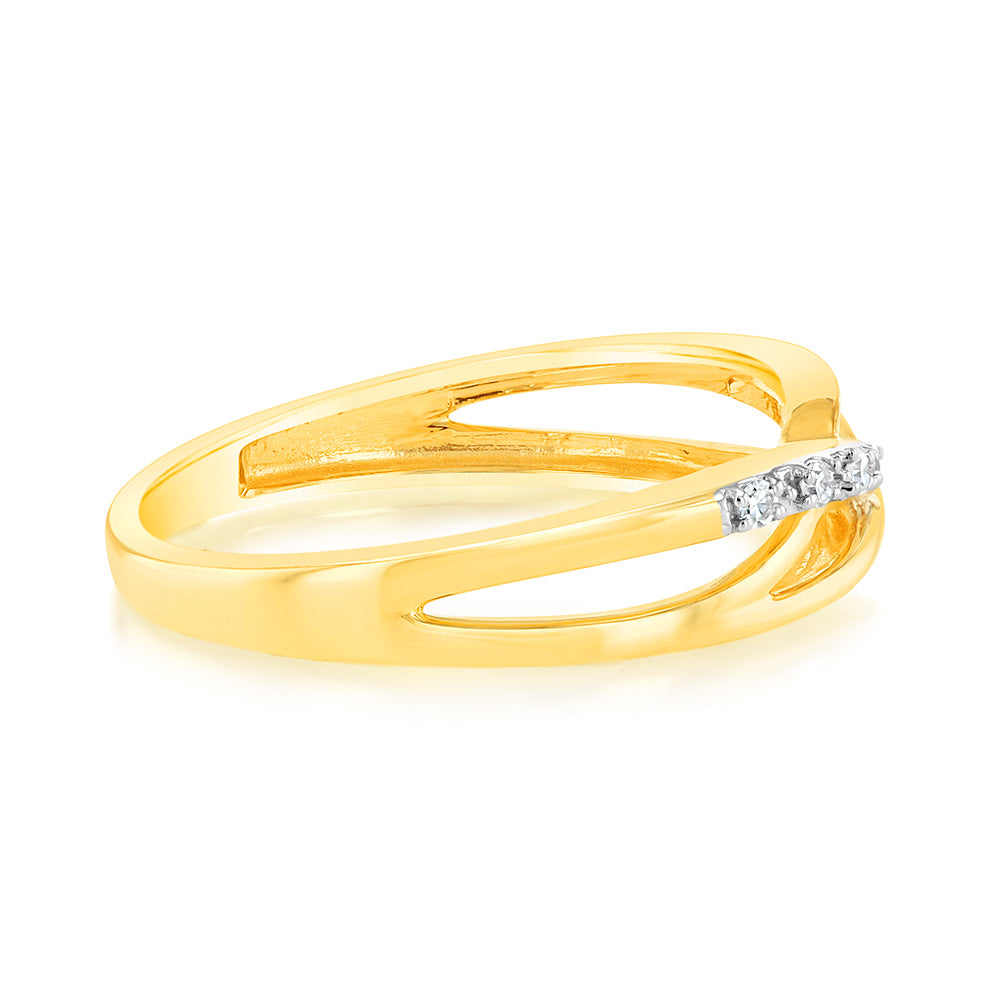 Stunning 9ct Yellow Gold Lab-Grown Luminesce Ring Adorned with 7 Diamonds