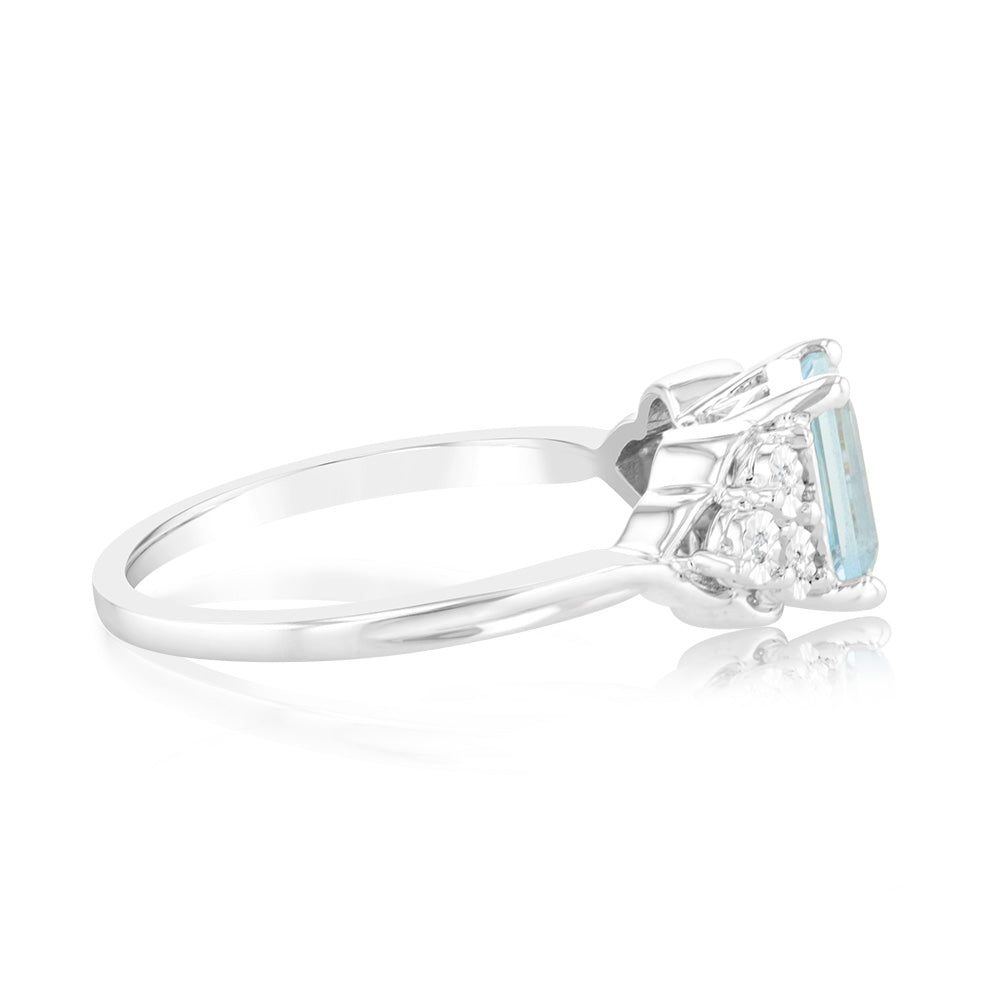 Stunning 9ct White Gold Ring with Natural Aquamarine and Diamonds