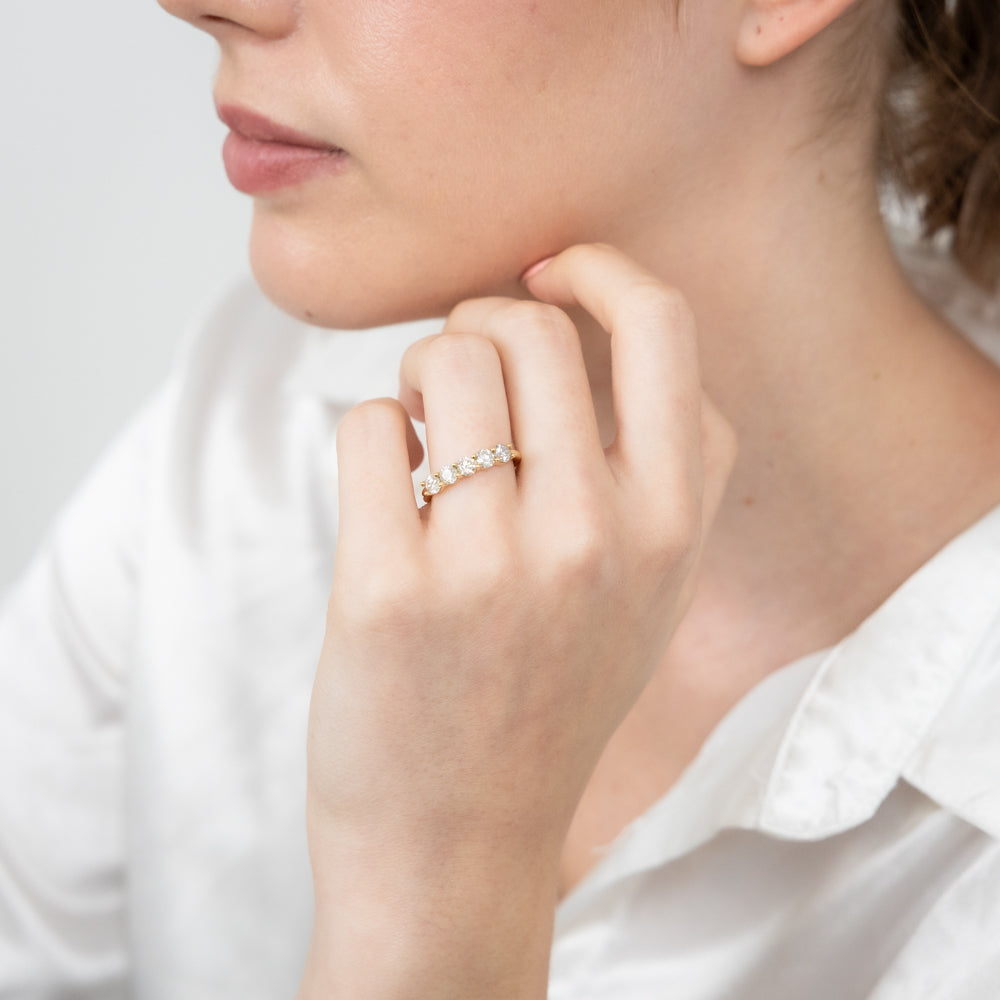 Stunning 14ct Yellow Gold Eternity Ring with 0.95 Carat of 5 Round Brilliant Diamonds