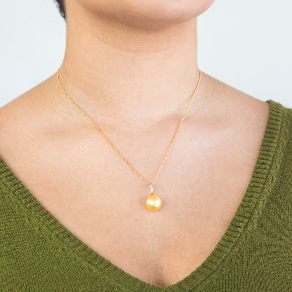 Exquisite Bella 9ct Yellow Gold South Sea Golden Pearl Pendant with a 45cm Chain for Elegant Wear