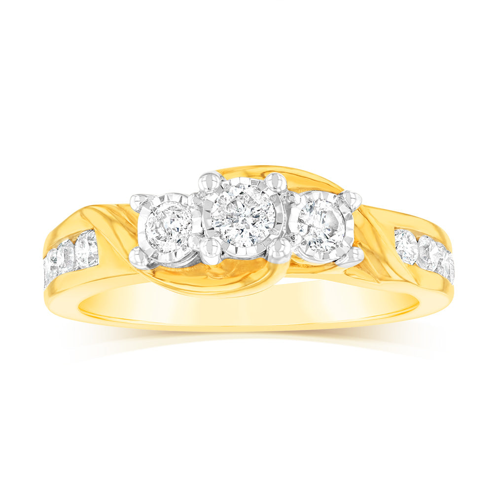Exquisite 10-Carat Yellow Gold 0.45-Carat Diamond Trilogy Engagement Ring Featuring 3 Round Brilliant Cut Diamonds