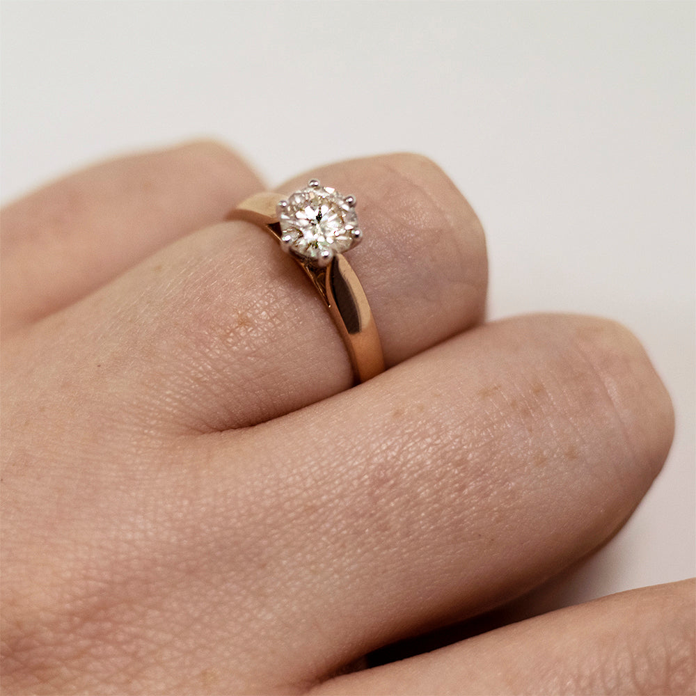 Exquisite 9ct Yellow and White Gold Half - Carat Single Diamond Solitaire Engagement Ring