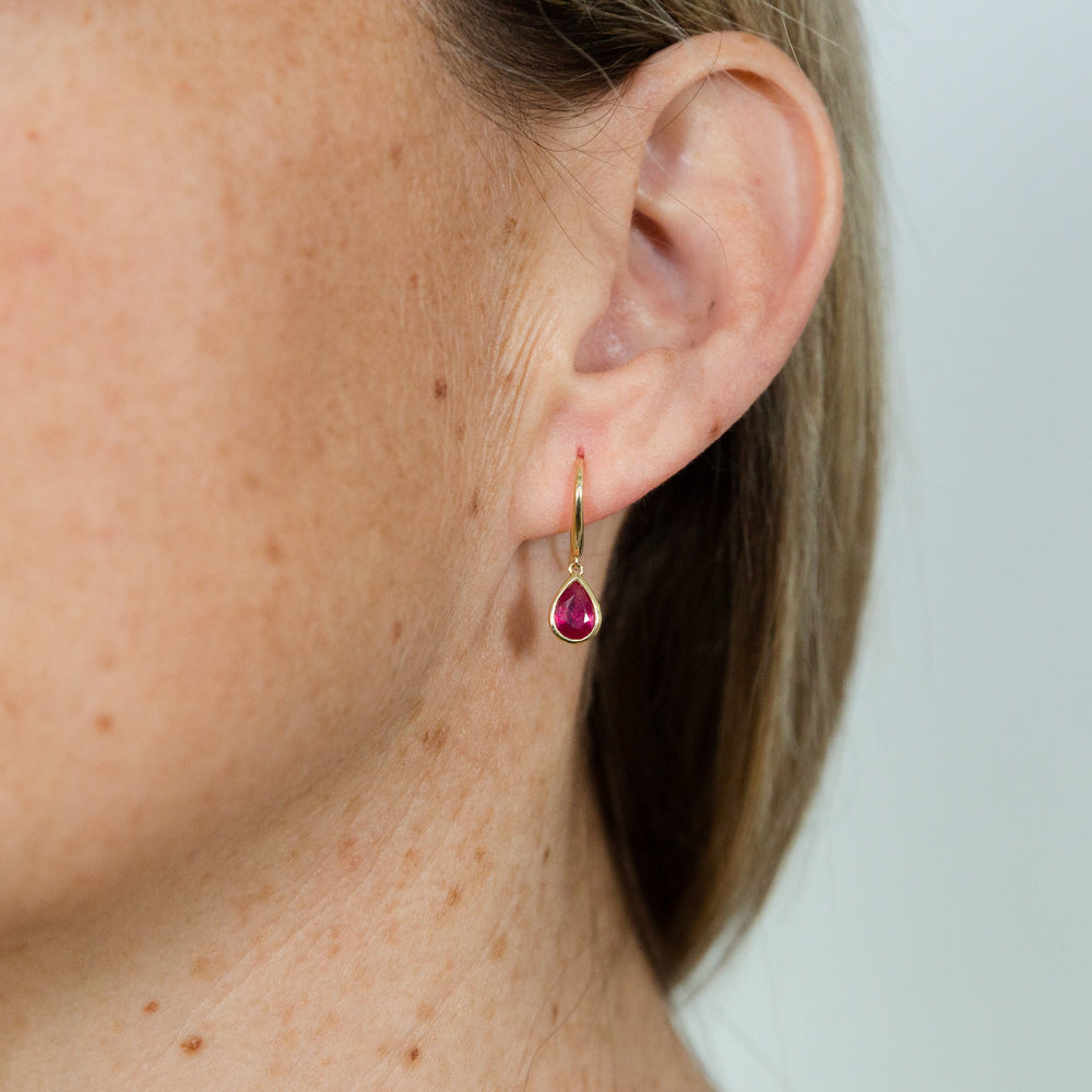 Exquisite 9ct Yellow Gold 2.00ct Natural Enhanced Ruby Pear - Drop Earrings for Elegance