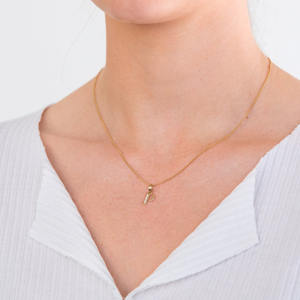 Stunning 9-Carat Yellow Gold Initial 'P' Pendant Embellished with Zirconia Stones, Ideal for Personalized Jewelry Collection