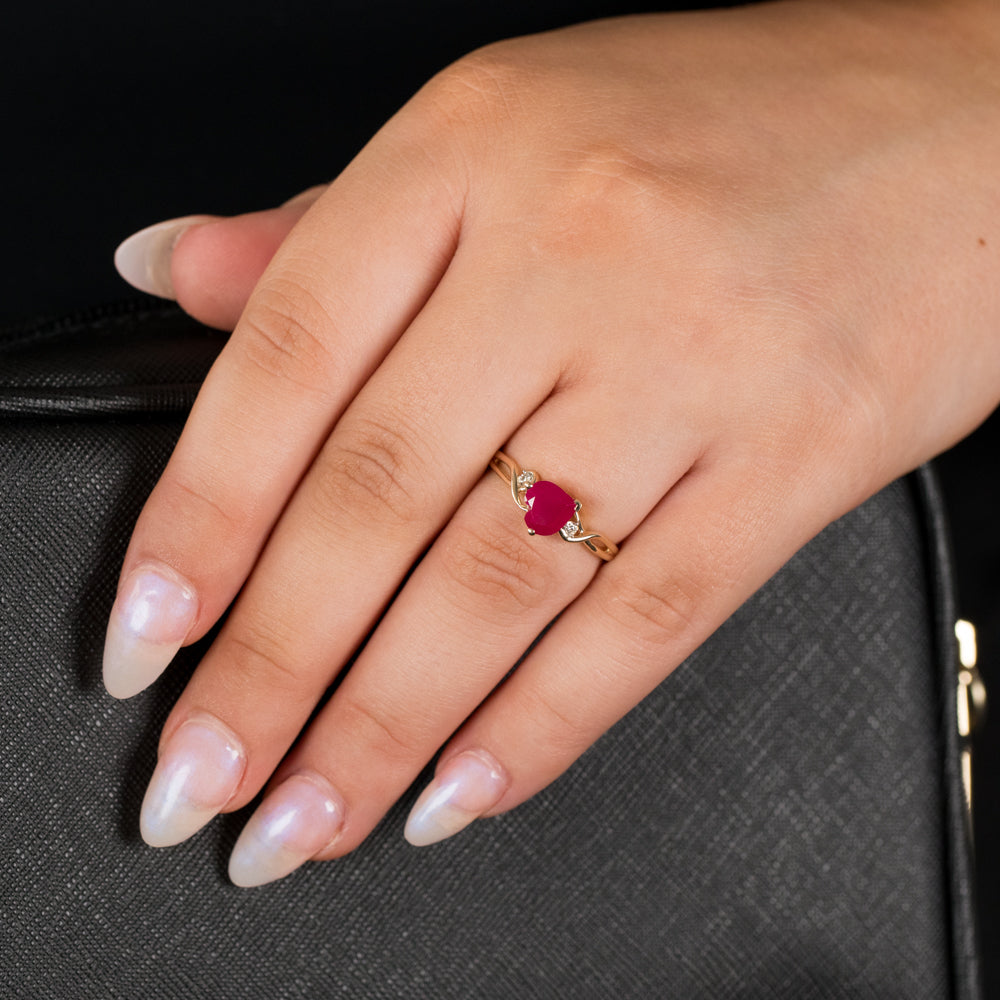 Stunning 9ct Yellow Gold 7mm Heart-shaped Ring with Lab-created Ruby and Diamond - A Fine Jewelry Piece