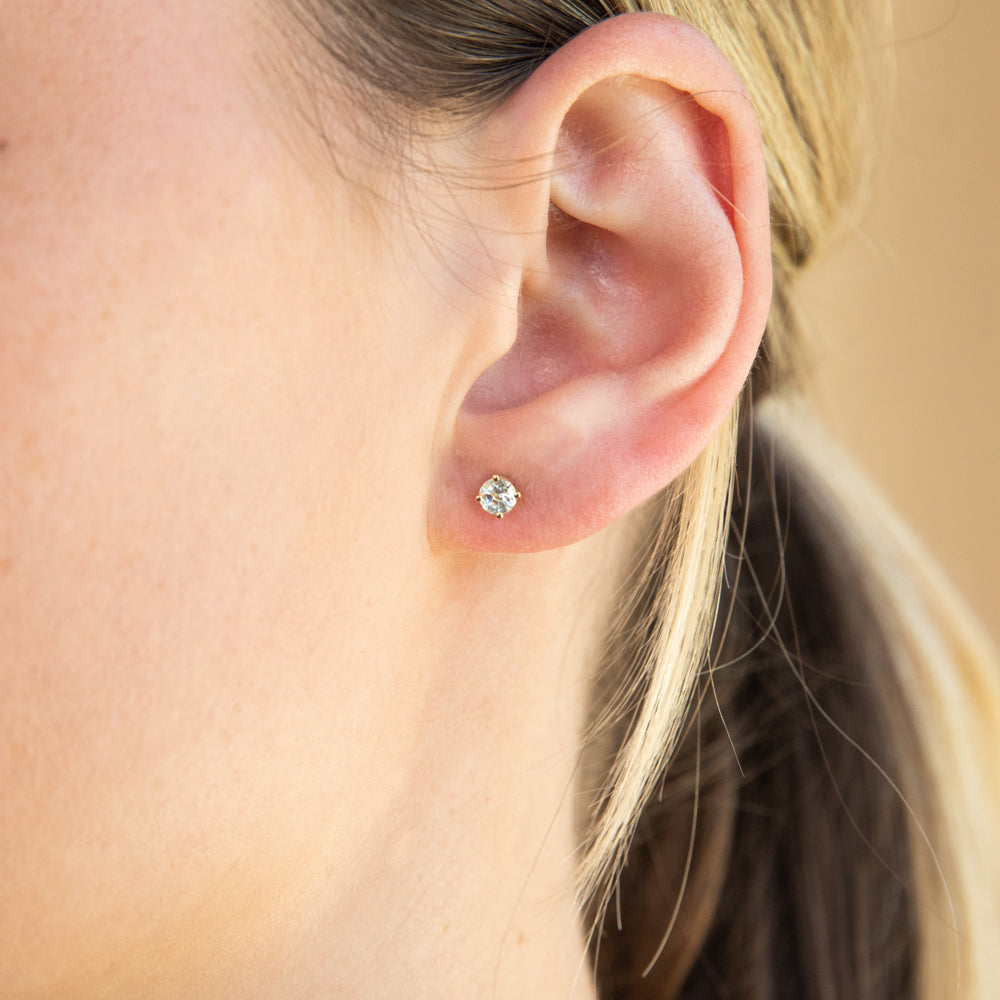 Stunning 9ct Yellow Gold 4mm Aquamarine Stud Earrings for Timeless Elegance