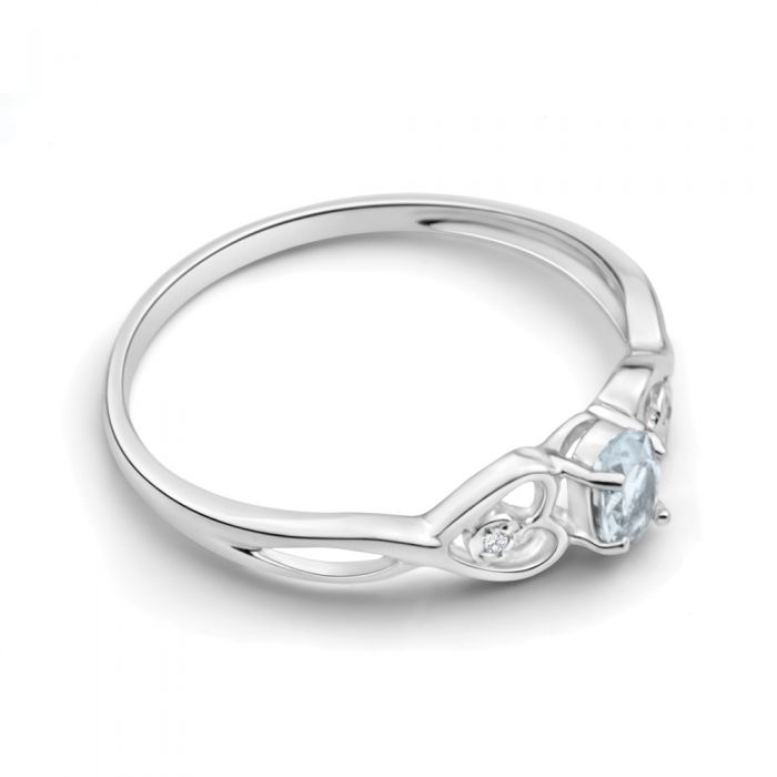 Exquisite 9ct White Gold 5x3mm Oval Ring with 0.21ct Aquamarine and Diamonds