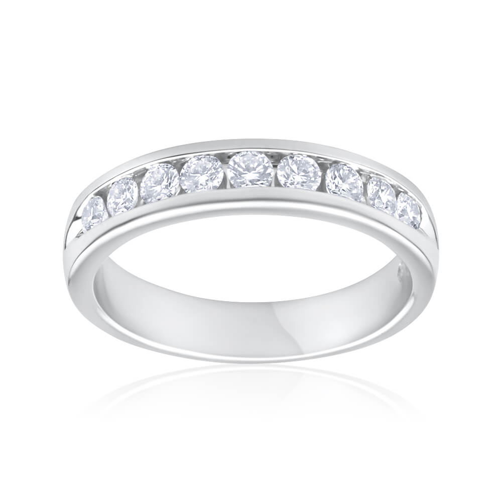 Exquisite 18ct White Gold Diamond Ring with a 1/2 Carat Flawlessly Cut Diamond