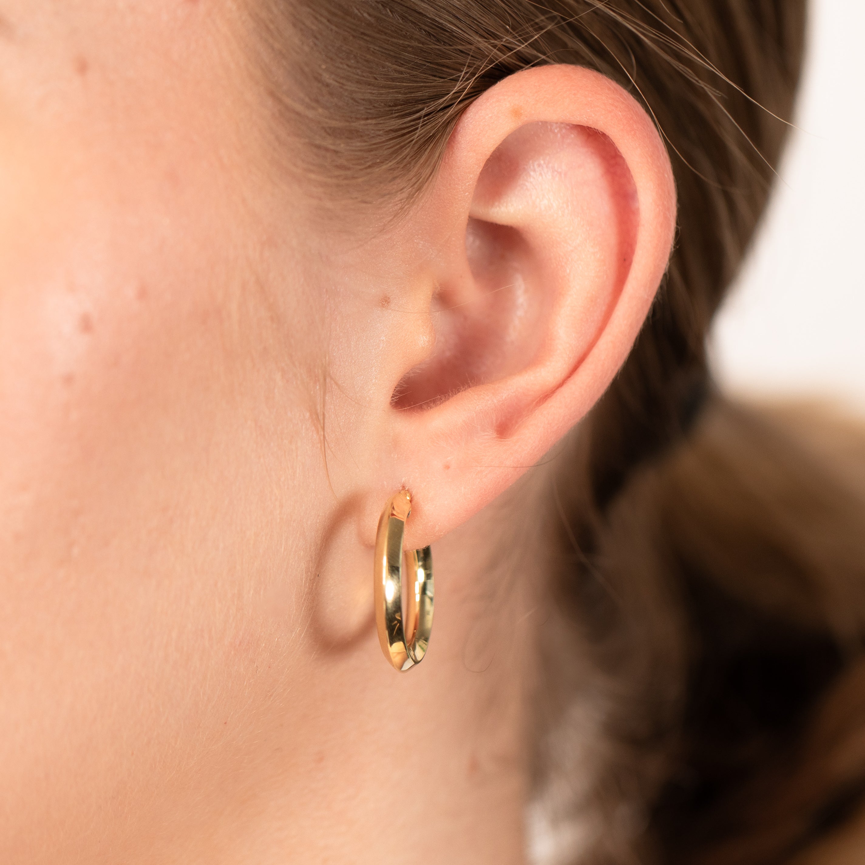 Gorgeous 9ct Yellow Gold Classic Plain Hoop Earrings for Elegant Look