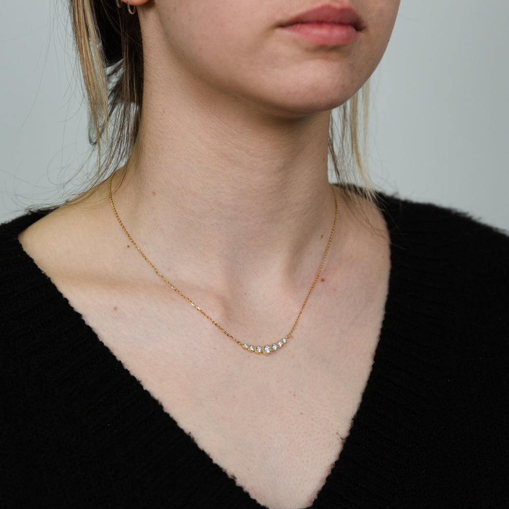 43cm 9ct Yellow Gold Necklet with Graduated Zirconia Stones