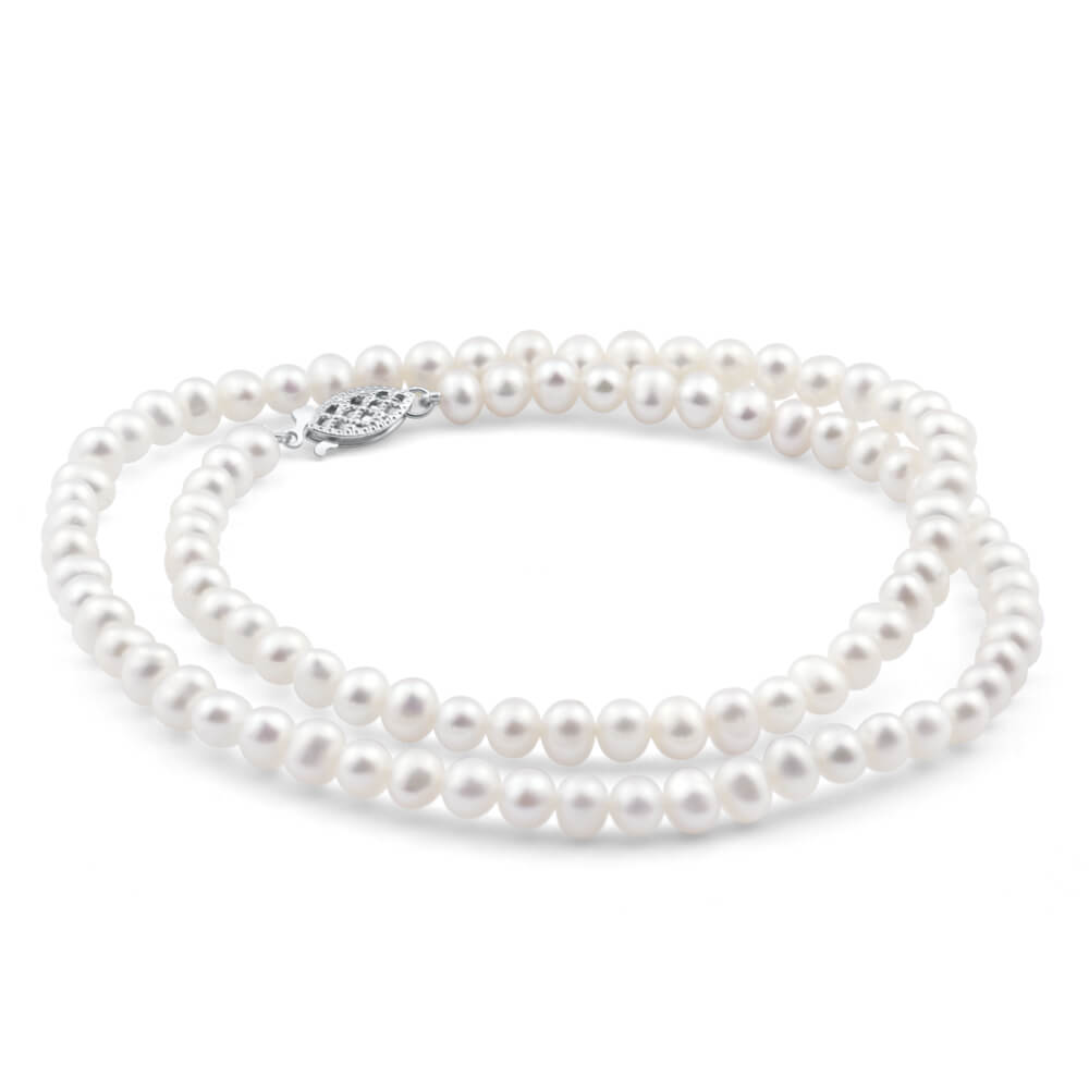 45cm Cream-colored Freshwater Pearl Round Necklace for Elegant Wear