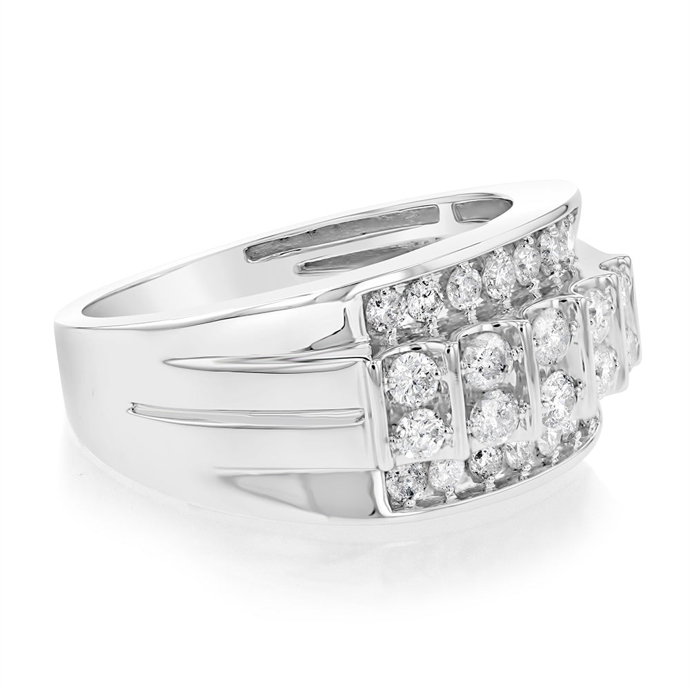 Exquisite 1 Carat Diamond Gents' Ring Crafted in 10 Carat White Gold for Elegant Men
